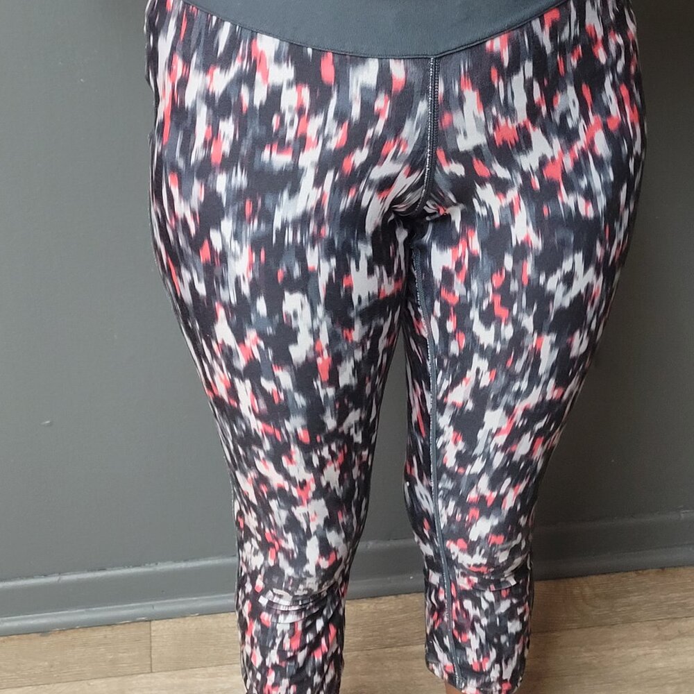 Nike Dri-fit youth active leggings with zipper pocket